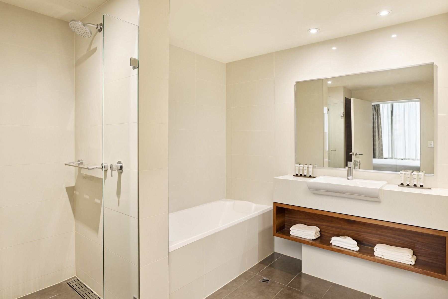 Melbourne hotel bathroom